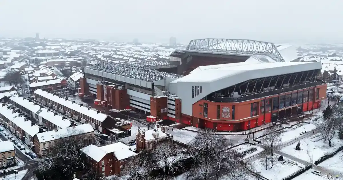 liverpool vs manchester united to go ahead as planned despite snowfall at anfield sportstiger