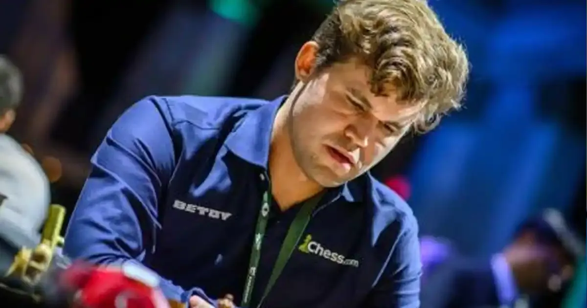 magnus carlsen held to draw by 143 000 players in largest online chess game ever