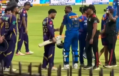 rinku singh snatches hardik pandya bat