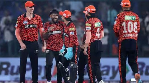 with how many runs wickets does srh need to win to be in top 2 of points table and play qualifier 1