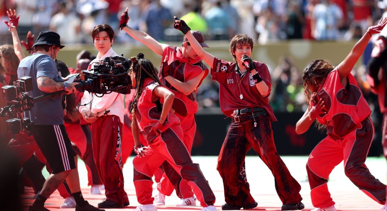 fifa world cup 2026 final goes big with first halftime show featuring global icons including bts coldplay shakira