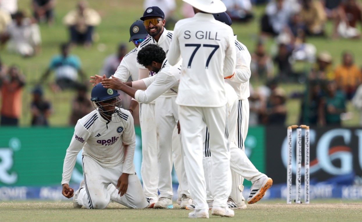yashasvi jaiswal pulls off sharp catch to end partnership between lahiru kumara and sonal dinusha in colombo